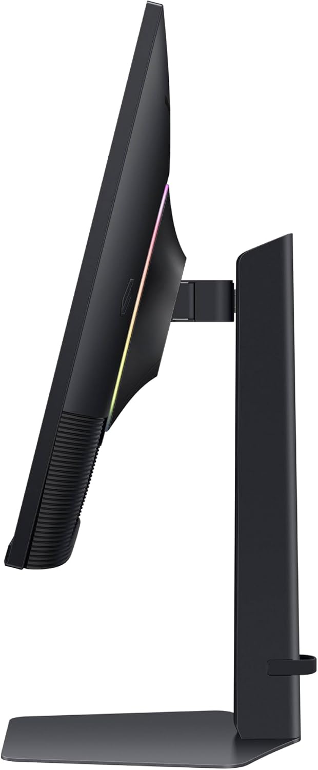 Samsung 32' Odyssey G7 (G70D) 4K UHD IPS 144Hz 1ms(GtG) Smart Gaming Monitor, G-Sync Compatible, AMD Freesync Premium, Vivid Colors, Adjustable Stand, Black Equalizer, LS32DG702ENXZA