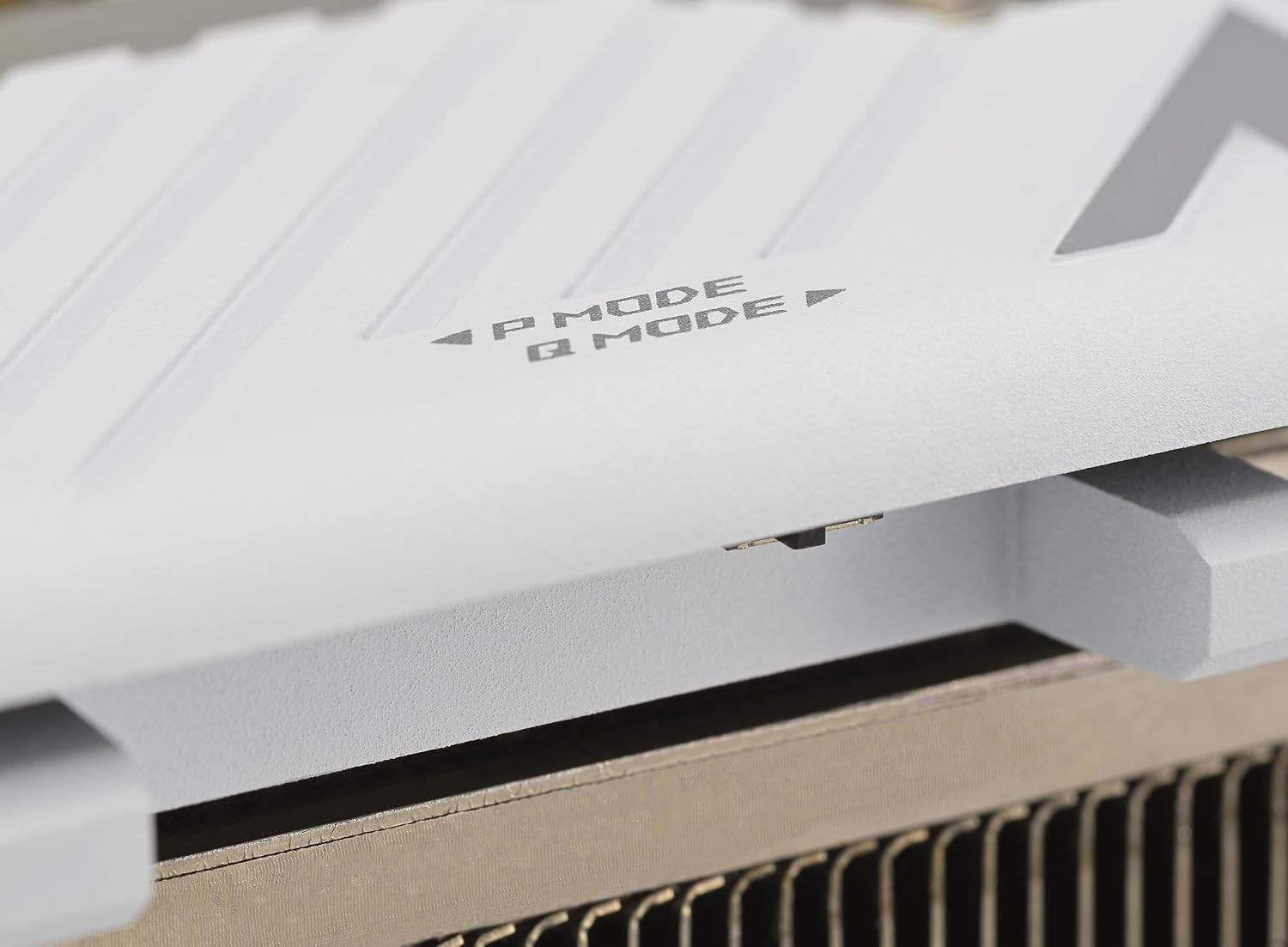 ASUS ROG Strix GeForce RTX™ 4080 Super White OC Edition Gaming Graphics Card (PCIe 4.0, 16GB GDDR6X, DLSS 3, HDMI 2.1a, DisplayPort 1.4a, Vapor Chamber, Power Sensing, Aura Sync)