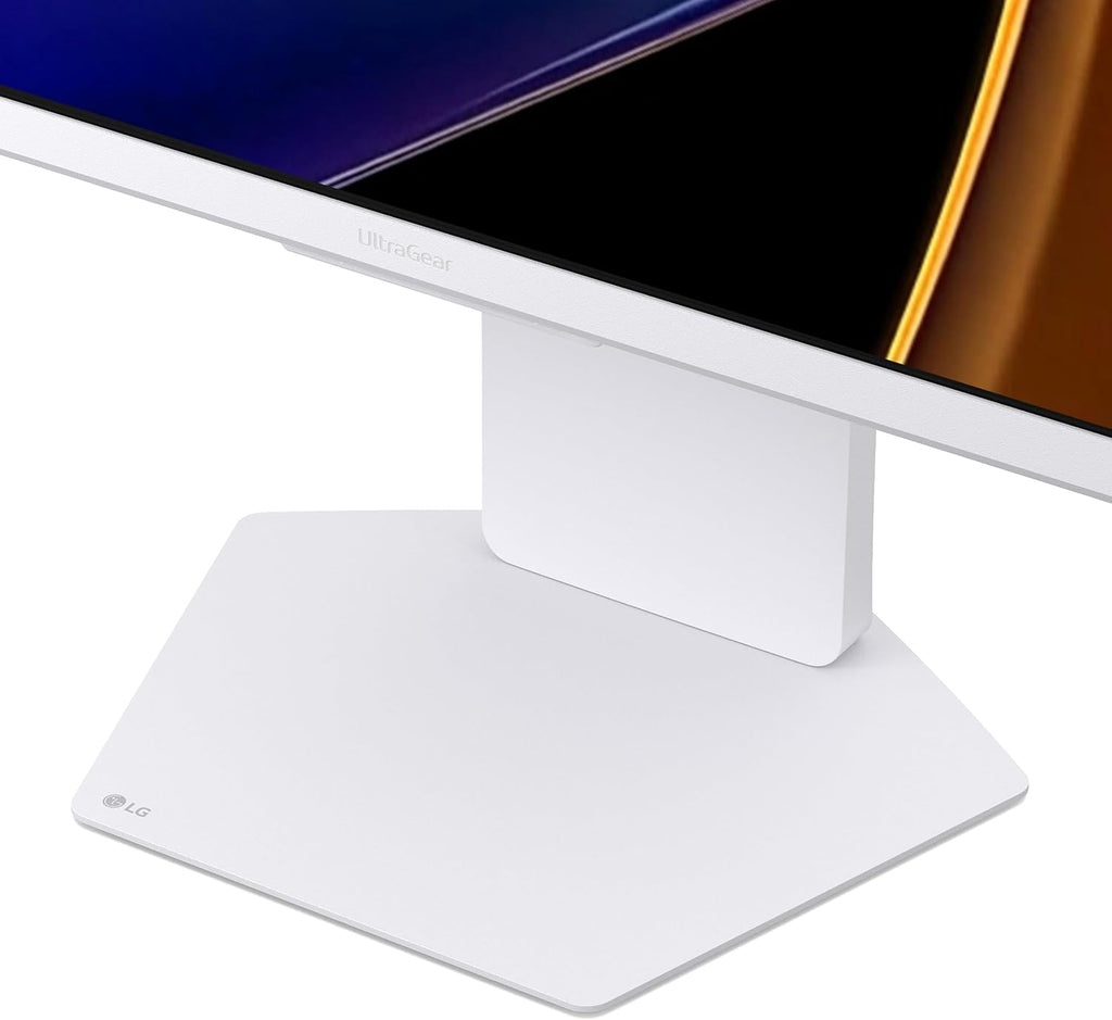LG 32G810SA-W 32-inch Ultragear 4K UHD (3840 x 2160) IPS Gaming Monitor, 144Hz, 1ms, NVIDIA G-Sync Compatible, AMD FreeSync Premium, VESA DisplayHDR 400, HDMI, DisplayPort, USB Type-C, White