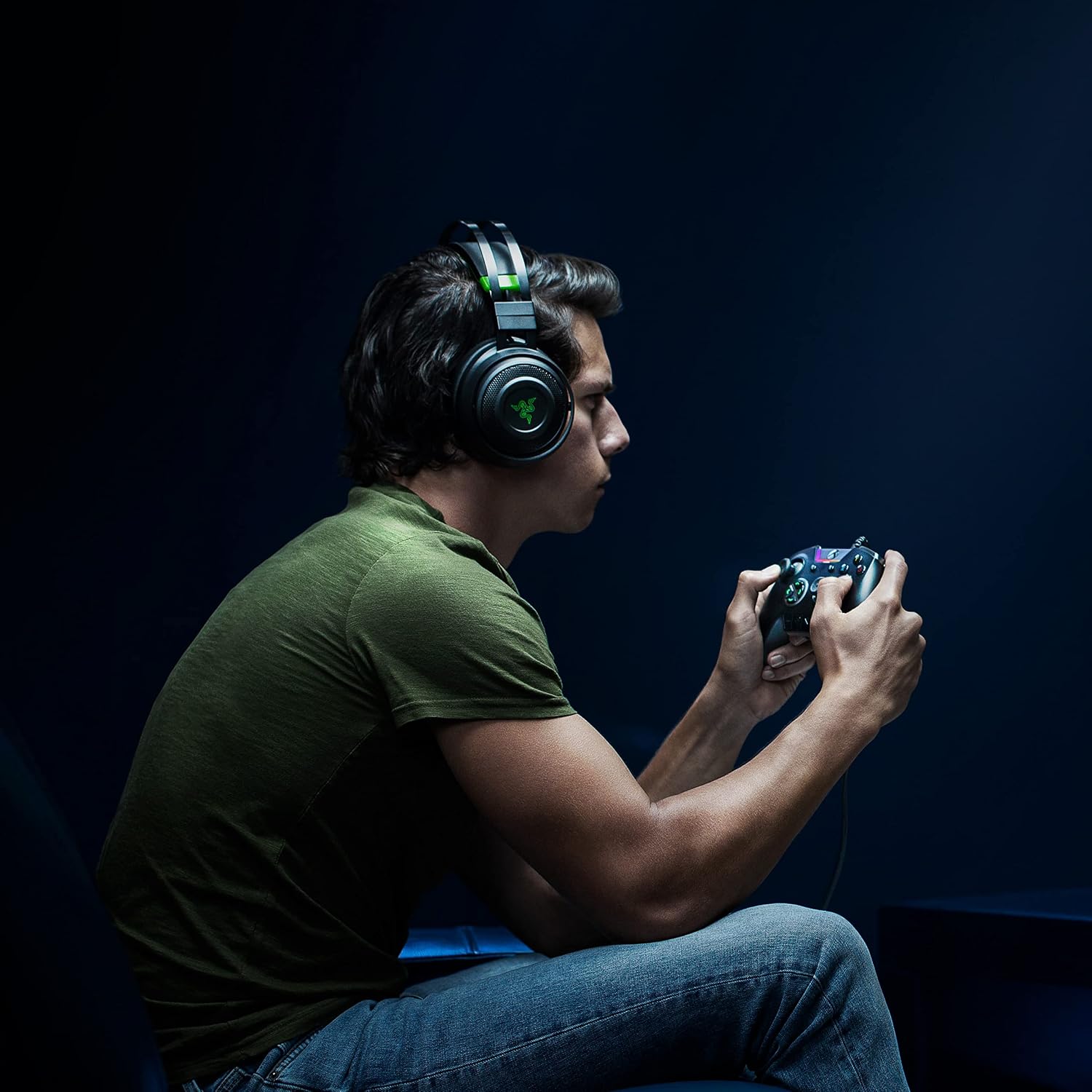 Razer Nari Ultimate Wireless 7.1 Surround Sound Gaming Headset: HyperSense Haptic Feedback - Auto-Adjust Headband - Retractable Mic – for Xbox Series X & S, Xbox One - Black/Green