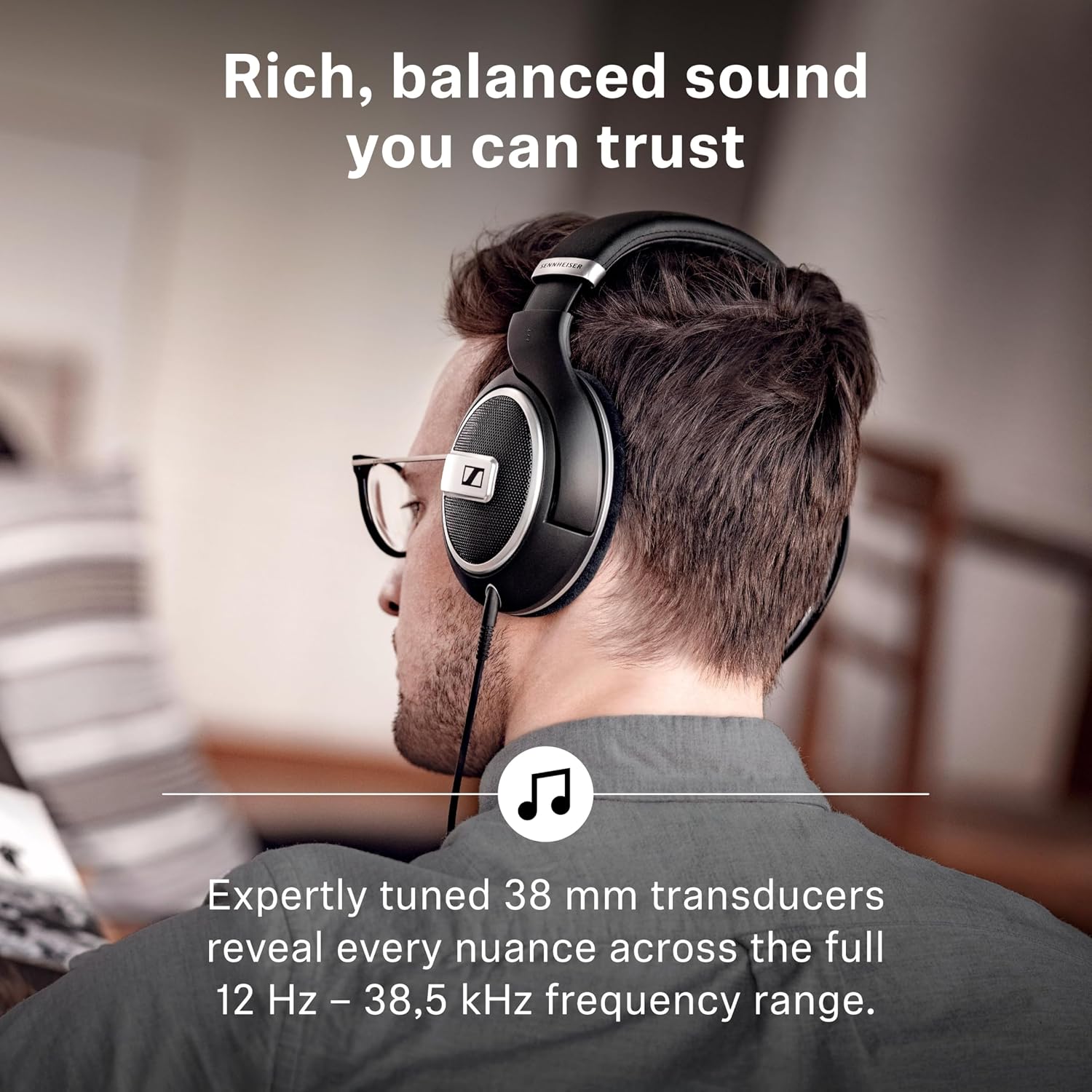 Sennheiser HD 599 SE Open-Back Headphones, Premium Design, Natural Balanced Audio, Comfortable Fit, Wired Headphones for Music, Gaming, School, Work, Black